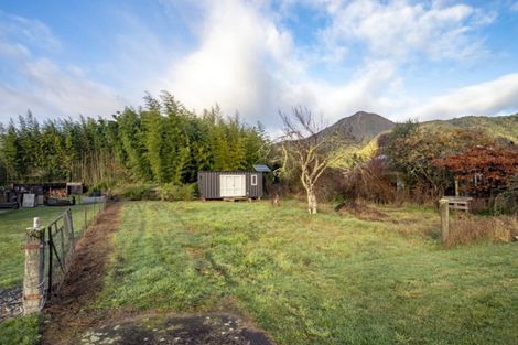 Photo of property in 10 Hampden Street, Murchison, 7007