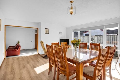 Photo of property in 21 Nikau Street, Inglewood, 4330