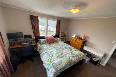 Photo of property in 24 Swansea Street, Cannons Creek, Porirua, 5024
