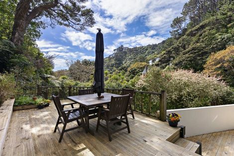 Photo of property in 18 Marama Terrace, Eastbourne, Lower Hutt, 5013