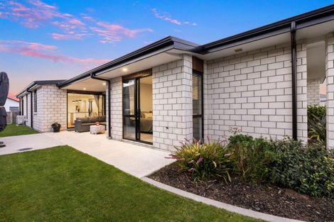 Photo of property in 14 Dunkeld Drive, Papamoa, 3118