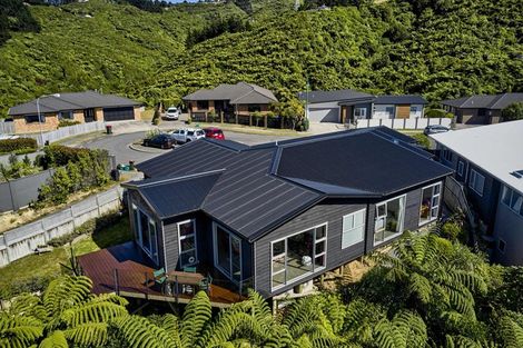Photo of property in 37 Meadowbank Drive, Belmont, Lower Hutt, 5010