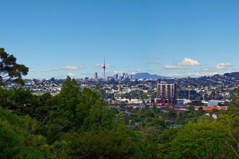 Photo of property in 2/55a West Lynn Road, Titirangi, Auckland, 0604