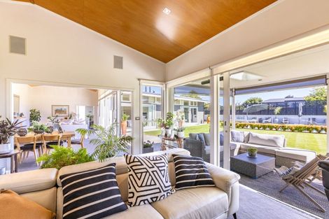 Photo of property in 15 Goodger Street, Waipukurau, 4200