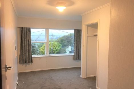 Photo of property in 38 Saint Johns Terrace, Tawa, Wellington, 5028