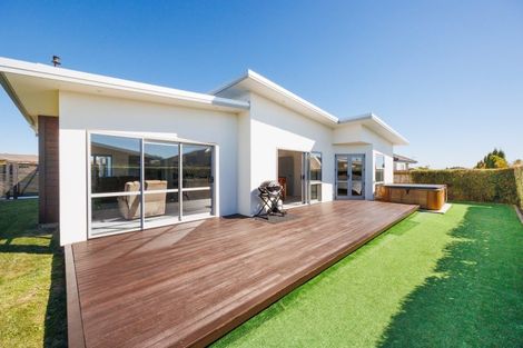 Photo of property in 1 Silicon Way, Fitzherbert, Palmerston North, 4410