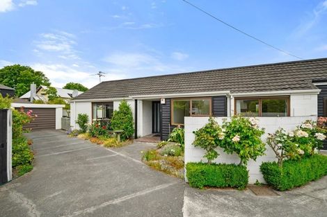 Photo of property in 2/7a Medbury Terrace, Fendalton, Christchurch, 8041
