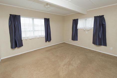 Photo of property in 42 Elliston Crescent, Stanmore Bay, Whangaparaoa, 0932