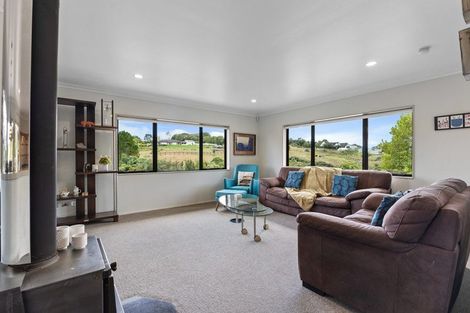 Photo of property in 71 Kaipara Road, Papakura, 2582