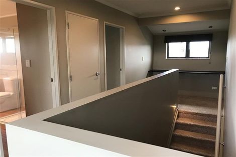 Photo of property in 1 Gaylands Place, Opaheke, Papakura, 2113