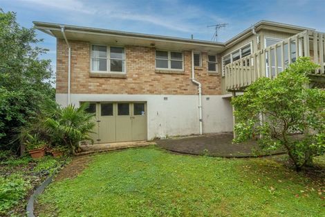 Photo of property in 35 Forest Lake Road, Forest Lake, Hamilton, 3200