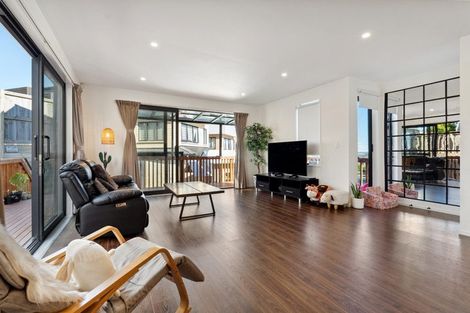 Photo of property in 46 Celestial Crescent, Orewa, 0931