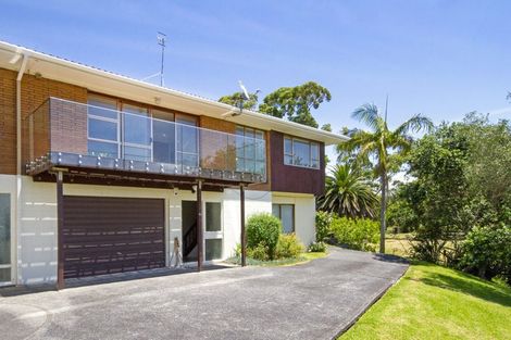 Photo of property in 1/2 Sylvan Avenue, Northcote, Auckland, 0627