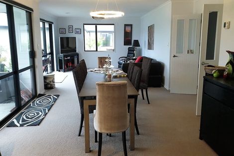 Photo of property in 61 Links Drive, Waiwhakaiho, New Plymouth, 4312