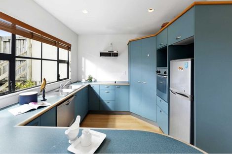 Photo of property in 6a Tobago Place, Sunnynook, Auckland, 0620