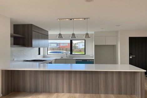 Photo of property in 18a Winfield Road, Kumeu, 0810