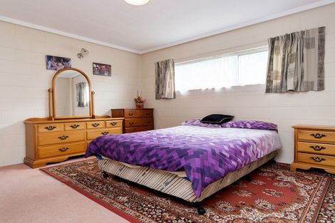 Photo of property in 7 Pakira Avenue, Glendene, Auckland, 0602