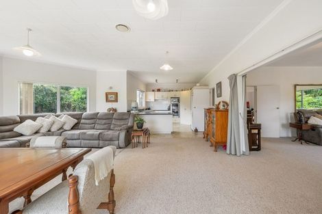 Photo of property in 307 Te Moana Road, Waikanae, 5036