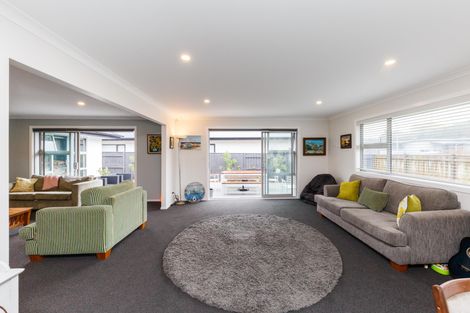 Photo of property in 51 Dahlia Street, Palmerston North, 4410
