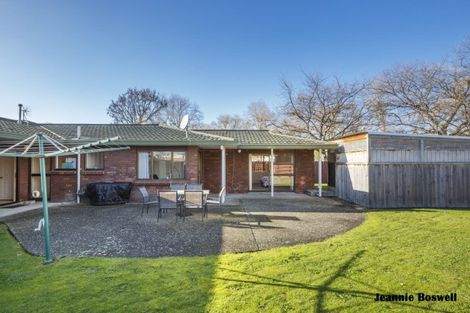 Photo of property in 37 Chippendale Crescent, Highbury, Palmerston North, 4412