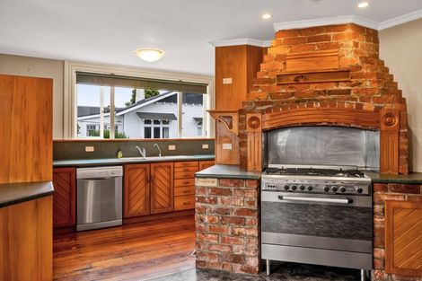 Photo of property in 58 Collins Street, Hawera, 4610