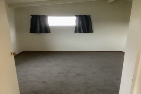 Photo of property in 1/98 Chislehurst Street, Henderson, Auckland, 0612