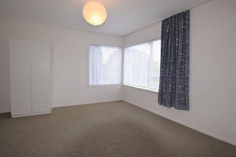 Photo of property in 19a Cleve Road, Green Bay, Auckland, 0604