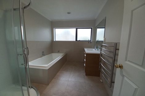 Photo of property in 1/12 Solana Court, Botany Downs, Auckland, 2010