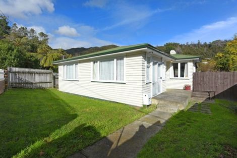 Photo of property in 102 Horoeka Street, Stokes Valley, Lower Hutt, 5019