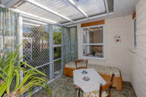 Photo of property in 6 Cranbrook Grove, Waikanae, 5036