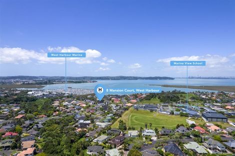Photo of property in 8 Mansion Court, West Harbour, Auckland, 0618