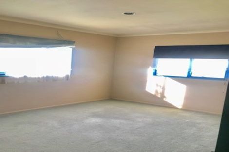 Photo of property in 39 Makora Road, Massey, Auckland, 0614