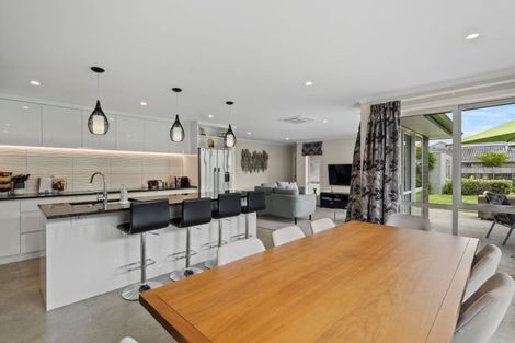 Photo of property in 4 Palmer Crescent, Silverstream, Upper Hutt, 5019