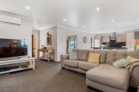 Photo of property in 16 Lynley Park Drive, Omokoroa, 3114