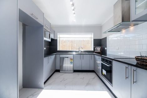 Photo of property in 12 Glenpark Place, Favona, Auckland, 2024