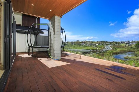 Photo of property in 8 Remuremu Street, Long Bay, Auckland, 0630