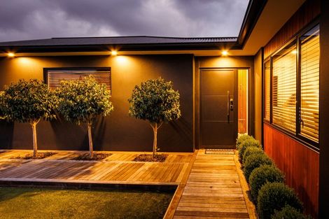 Photo of property in 18a Lincoln Terrace, Hokowhitu, Palmerston North, 4410