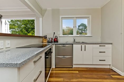 Photo of property in 1/123 Millbrook Road, Sunnyvale, Auckland, 0612