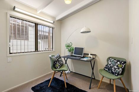 Photo of property in 46 Hobsonville Road, West Harbour, Auckland, 0618