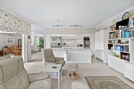 Photo of property in 61 Panorama Heights, Orewa, 0931