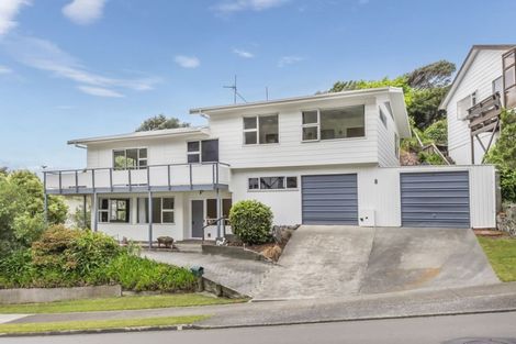 Photo of property in 13 Fyvie Avenue, Tawa, Wellington, 5028