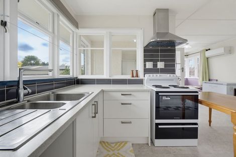 Photo of property in 2 Isobel Street, Fairy Spring, Rotorua, 3015