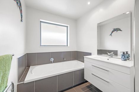 Photo of property in 15 Cridland Place, Halswell, Christchurch, 8025