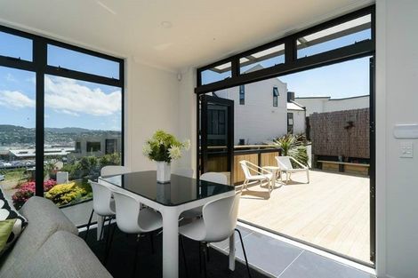 Photo of property in 3 Bunker Way, Strathmore Park, Wellington, 6022