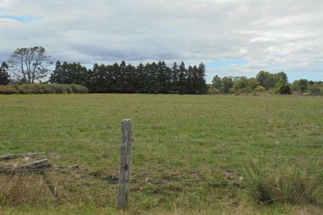 Photo of property in 691 Waitakere Road, Kumeu, 0891