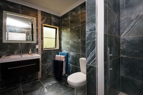 Photo of property in 350 Aokautere Drive, Aokautere, Palmerston North, 4471