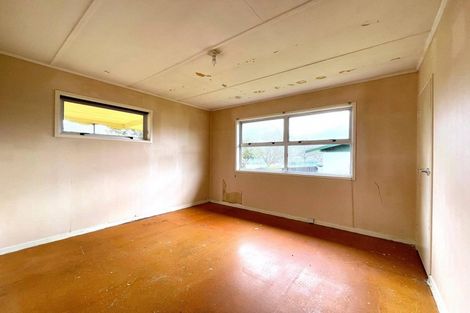 Photo of property in 15 Thompson Street, Tokoroa, 3420