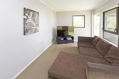 Photo of property in 42 Elliston Crescent, Stanmore Bay, Whangaparaoa, 0932