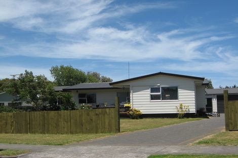 Photo of property in 24 Seaway Road, Clarks Beach, 2122