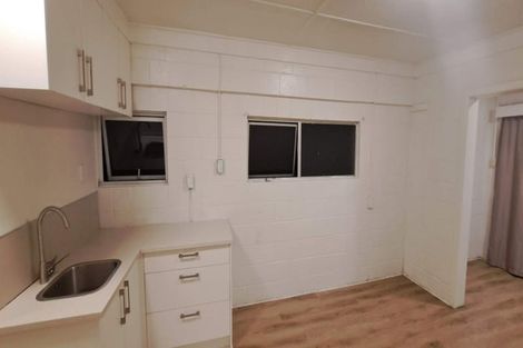 Photo of property in 49 Beaubank Road, Kelston, Auckland, 0602